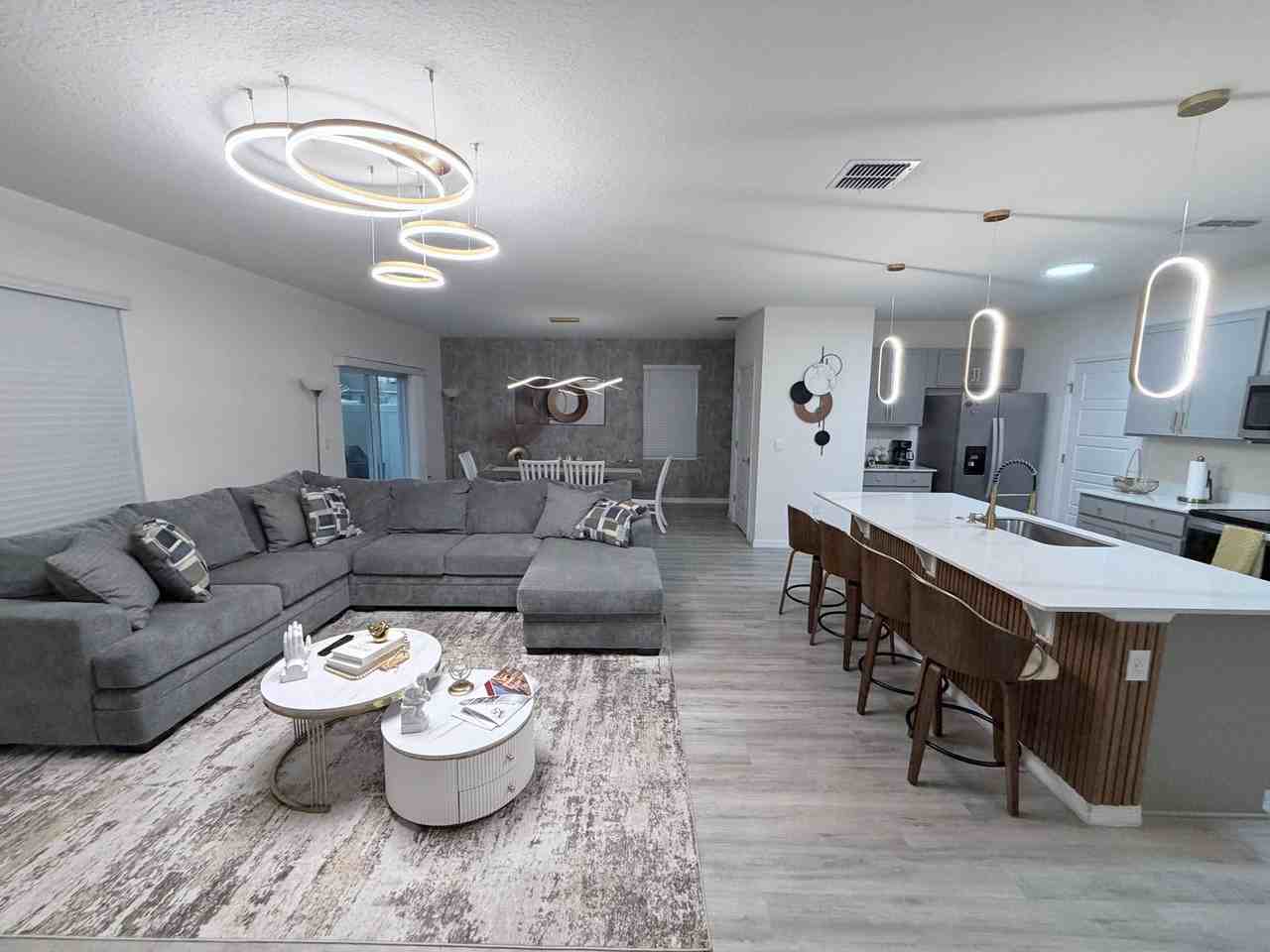 3013 Moulin Rd - Photo 4 of 34