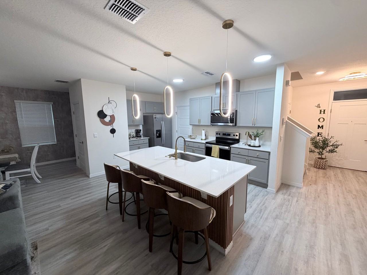 3013 Moulin Rd - Photo 5 of 34