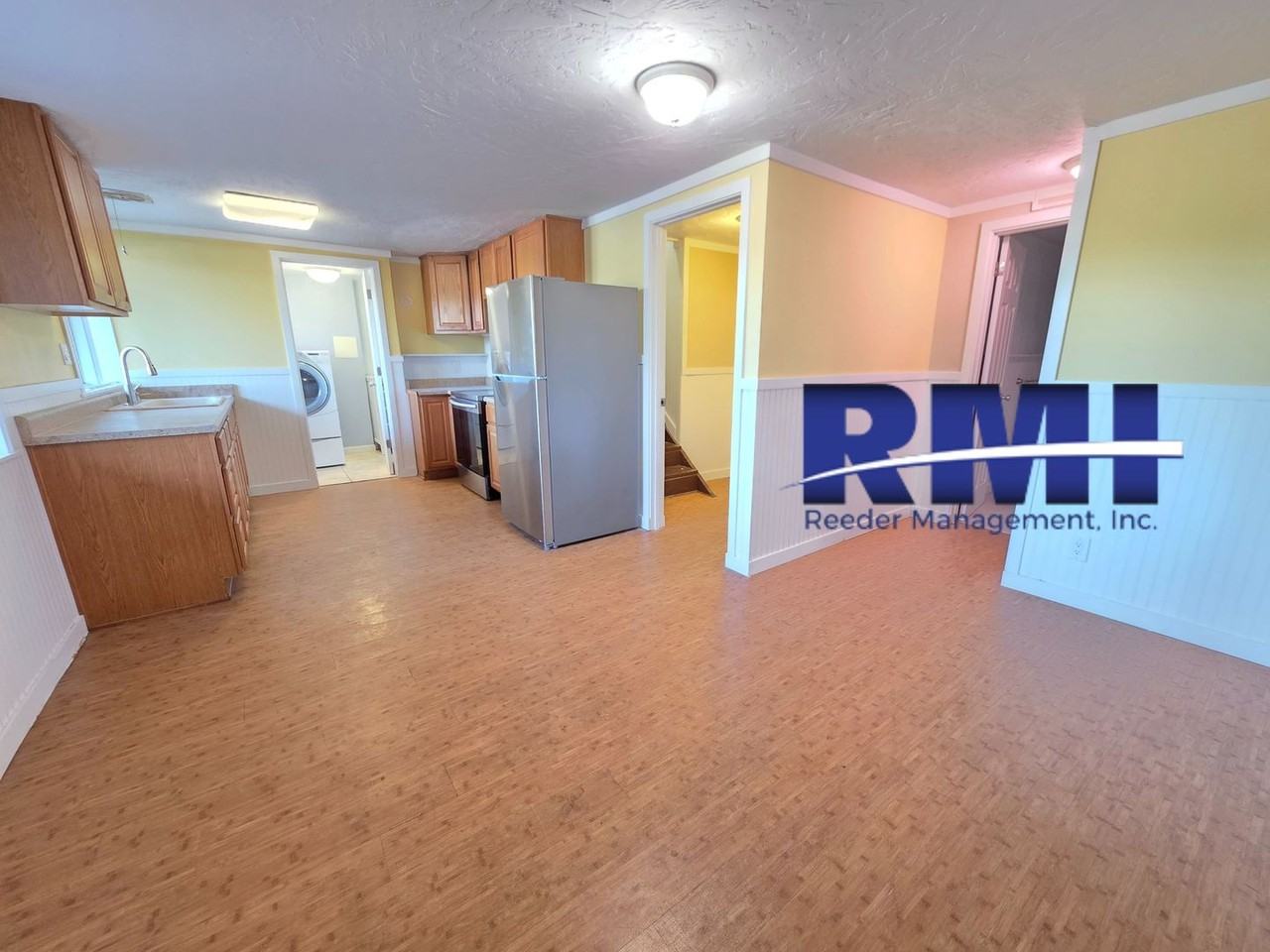 1723 Shorewood Dr - Photo 4 of 10