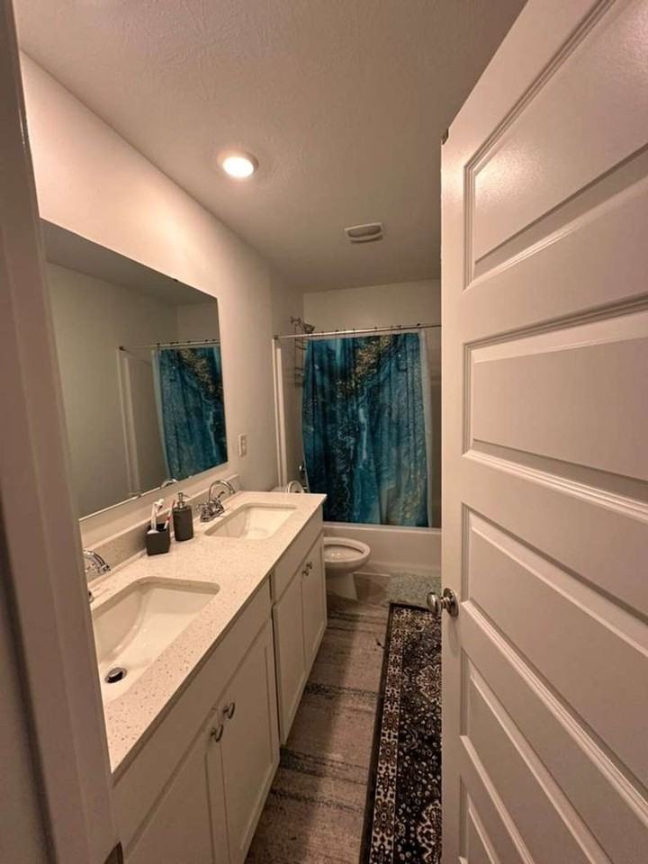 2302 S Stonehill Way - Photo 2 of 8