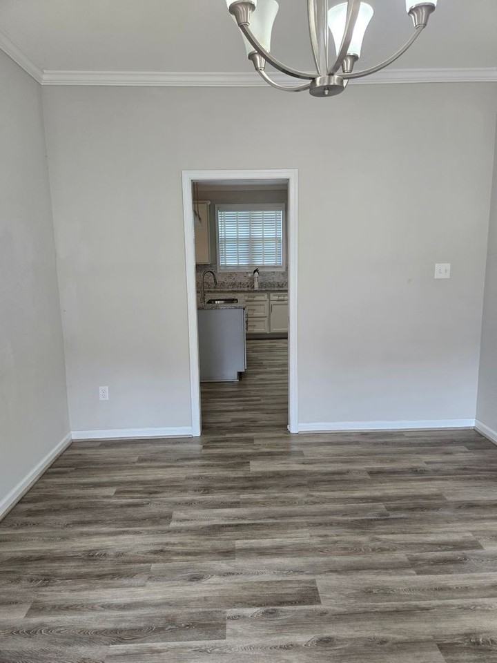2689 Annapolis Cir - Photo 5 of 40