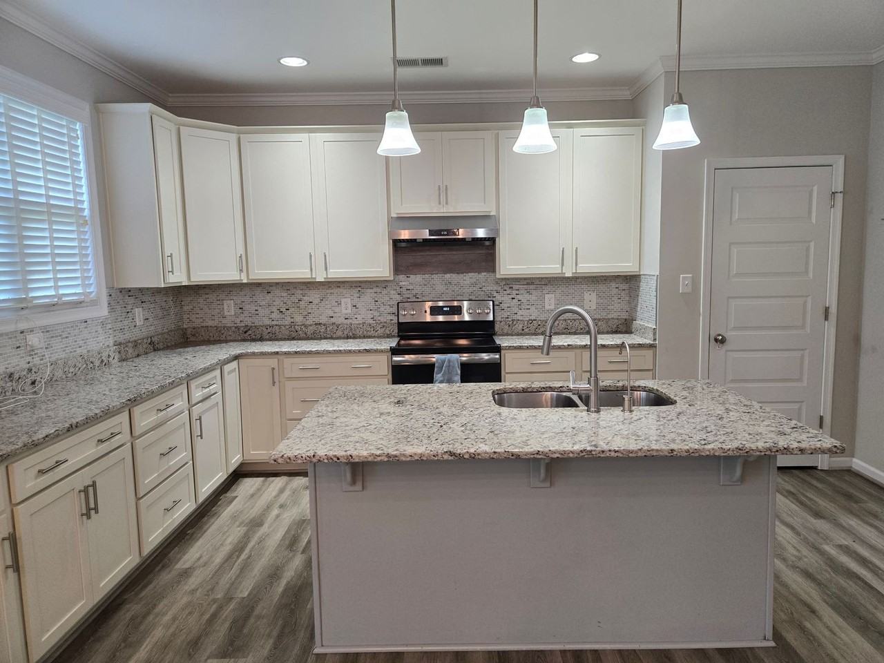 2689 Annapolis Cir - Photo 7 of 40