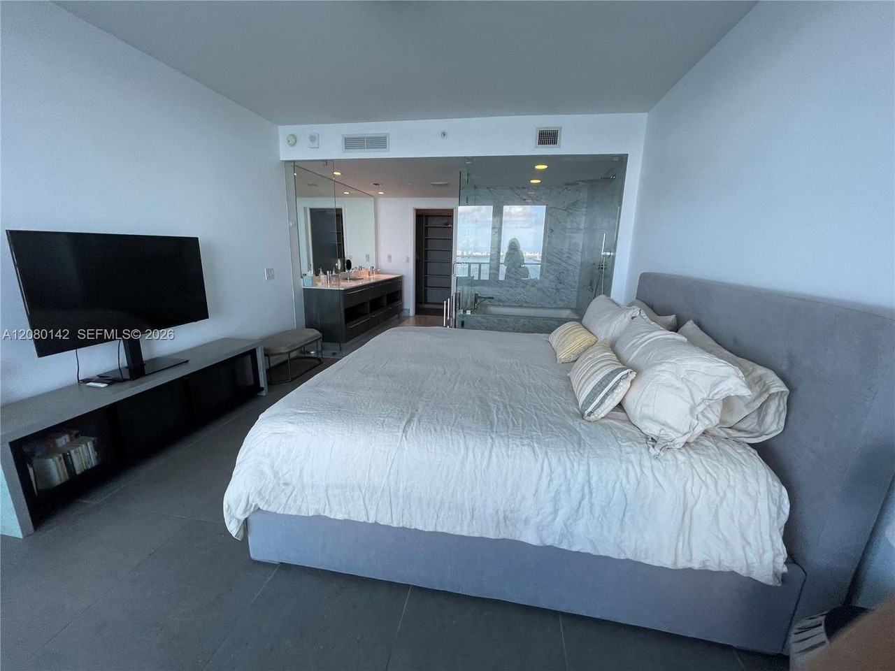 3131 Ne 7th Ave - Photo 5 of 15