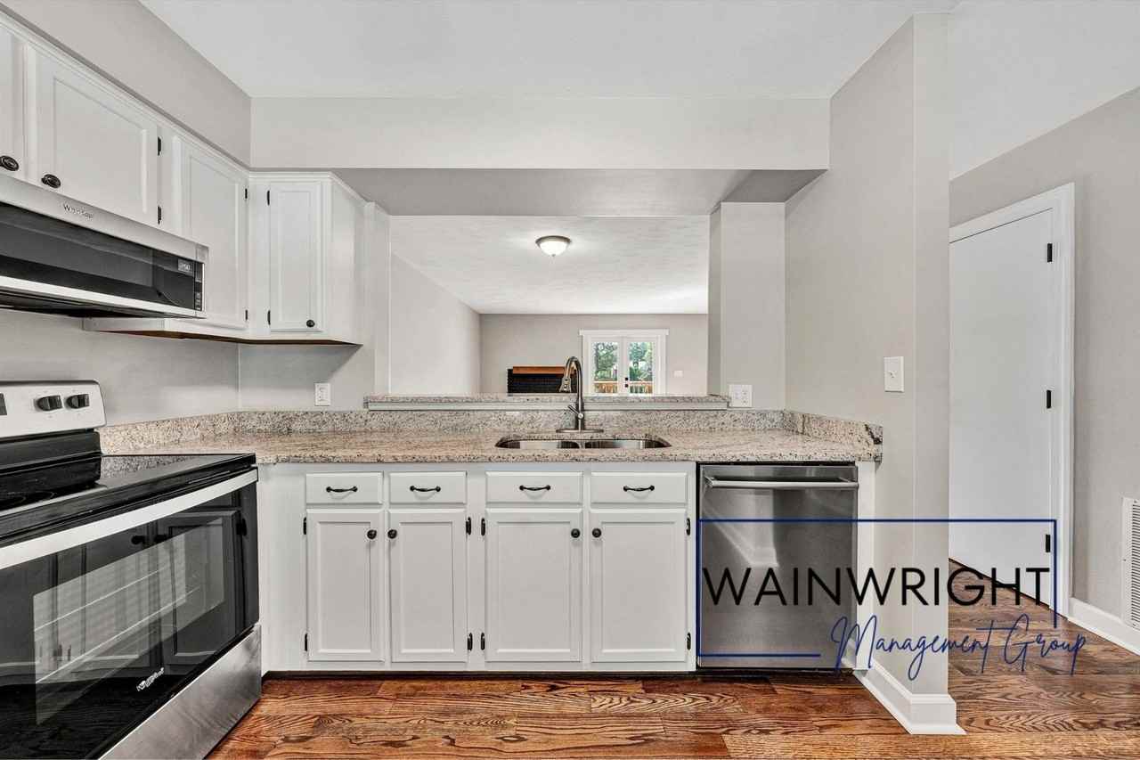 7213 Peppervine Ct - Photo 3 of 23