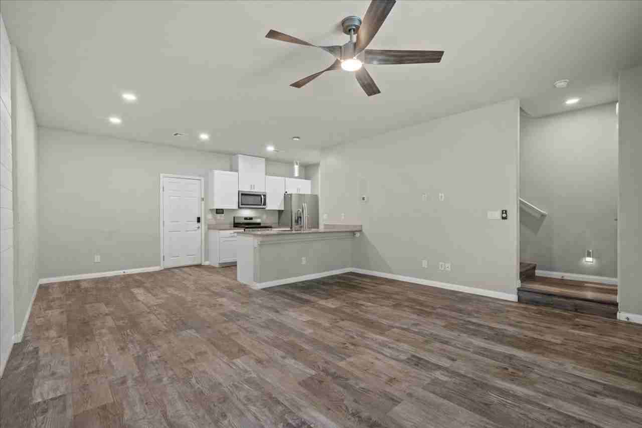 7305 Halo Falls St - Photo 6 of 22