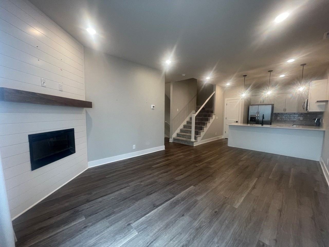 1913 S 7th St - Photo 3 of 24
