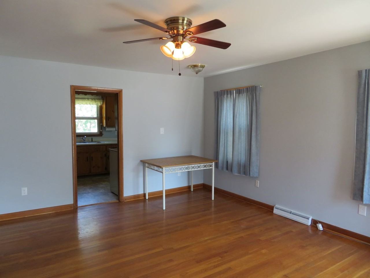 412 Mac Arthur Ave - Photo 3 of 30