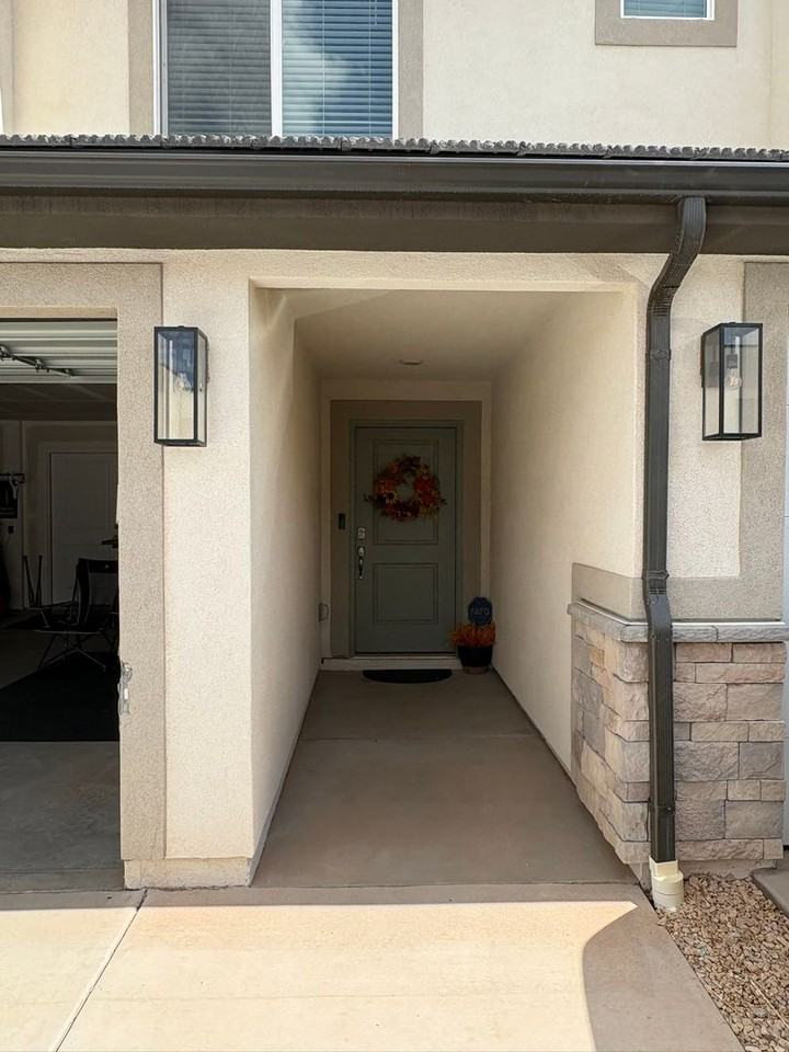 1671 S Forbidding Way - Photo 2 of 17