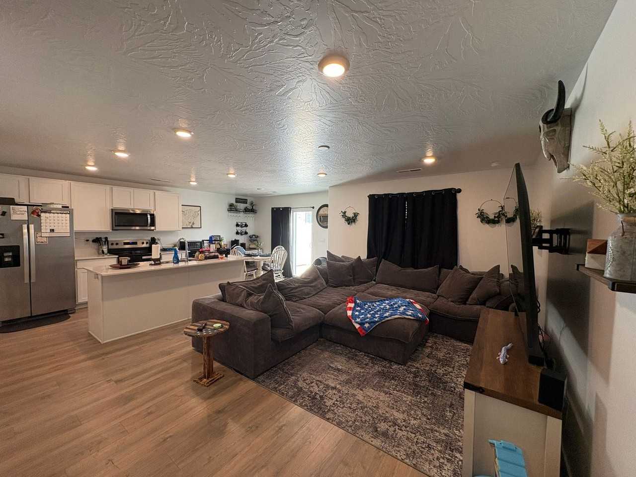 1671 S Forbidding Way - Photo 4 of 17