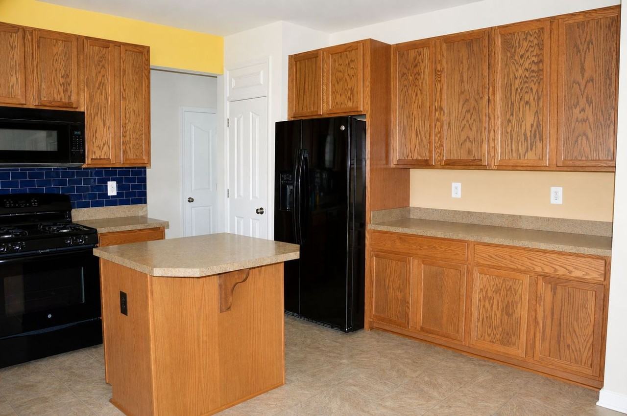1916 Juniper Dr - Photo 3 of 32
