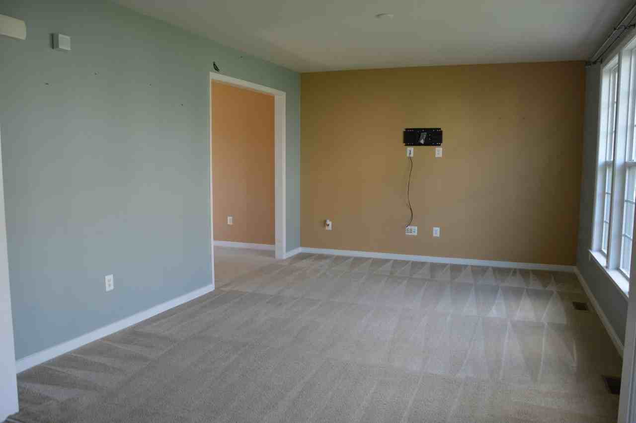 1916 Juniper Dr - Photo 5 of 32