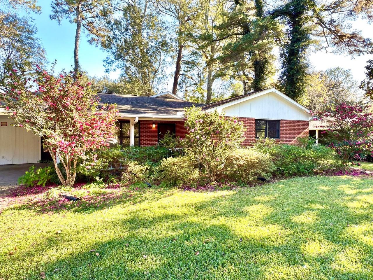 424 Highland Park Dr - Photo 2 of 15