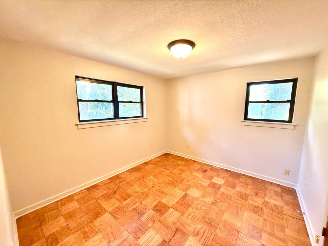 424 Highland Park Dr - Photo 7 of 15