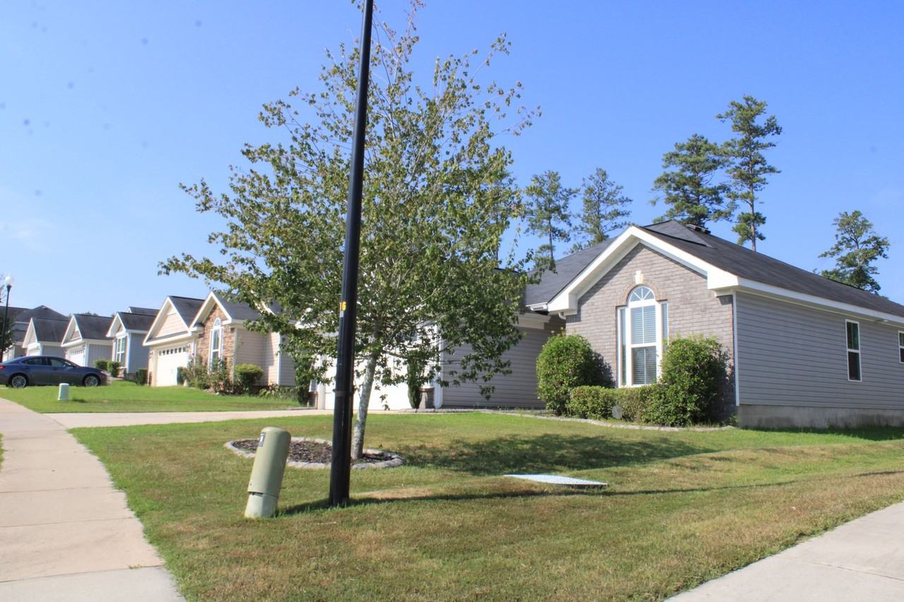 7105 Summerton Dr - Photo 3 of 42