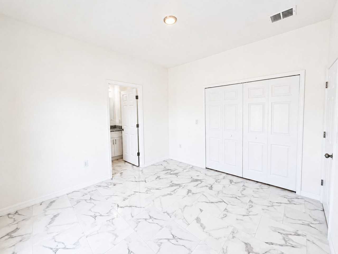 1138 Rambler St - Photo 2 of 11