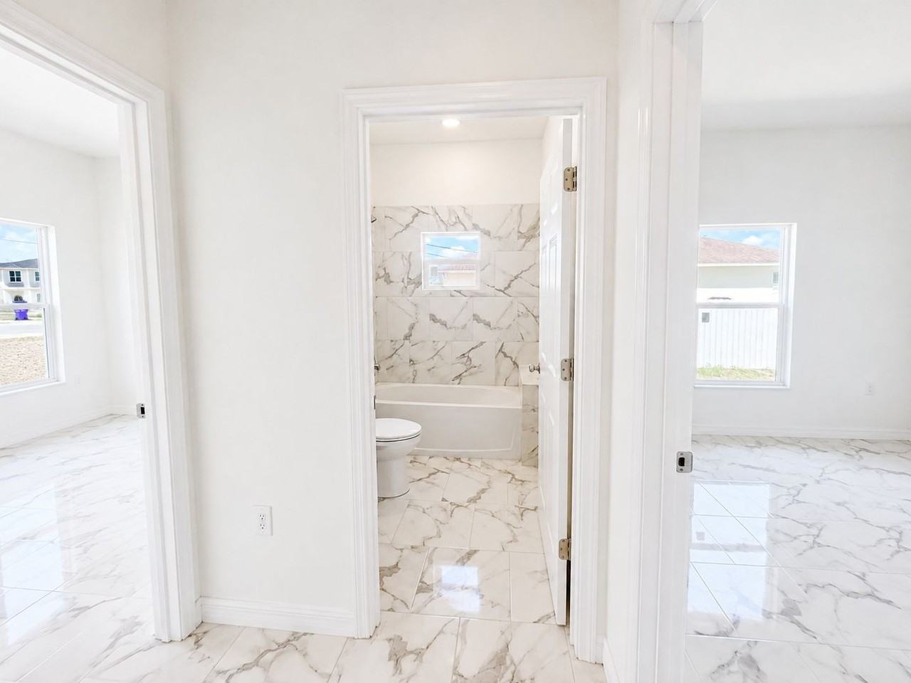 1138 Rambler St - Photo 4 of 11