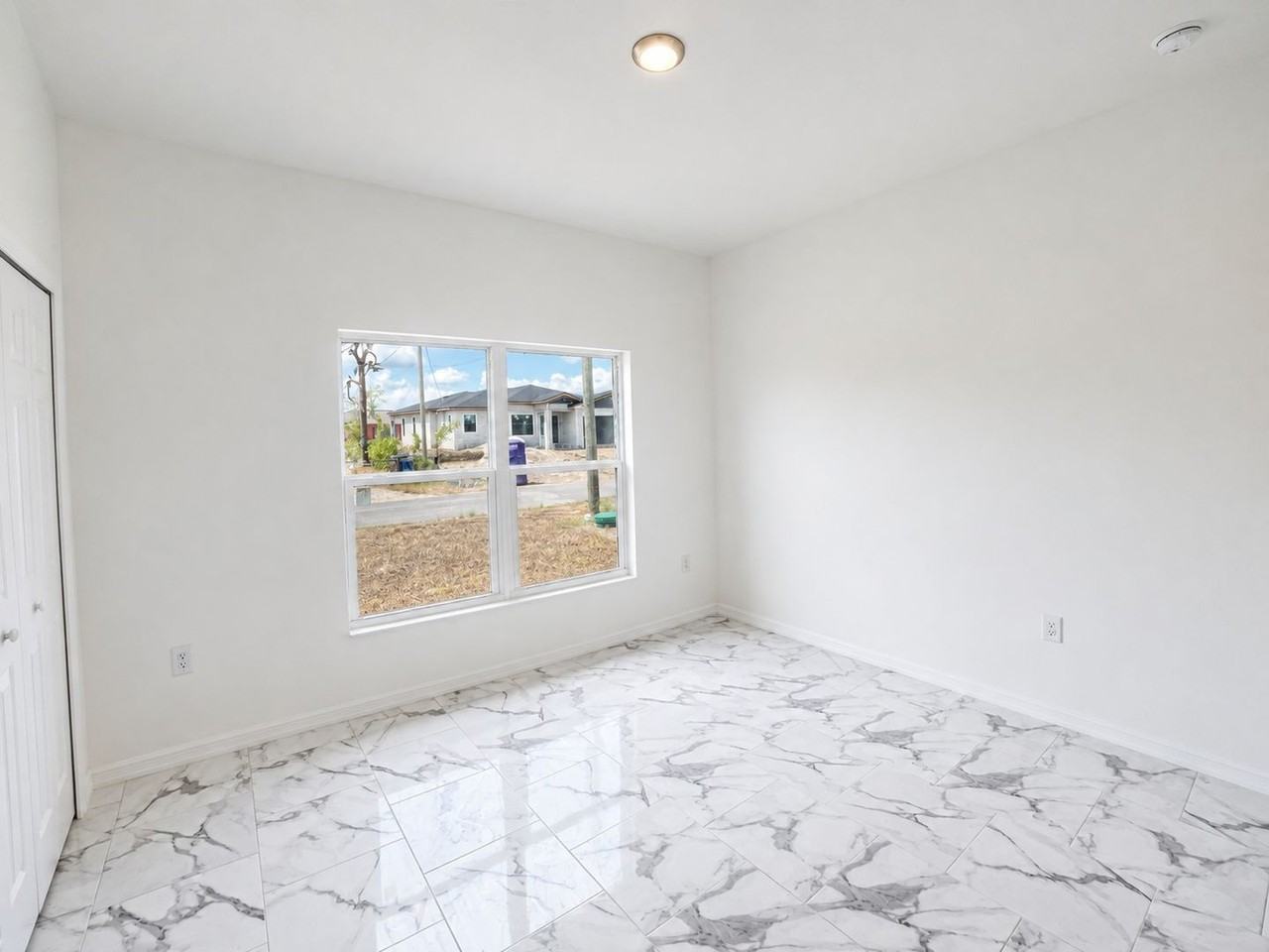 1138 Rambler St - Photo 5 of 11