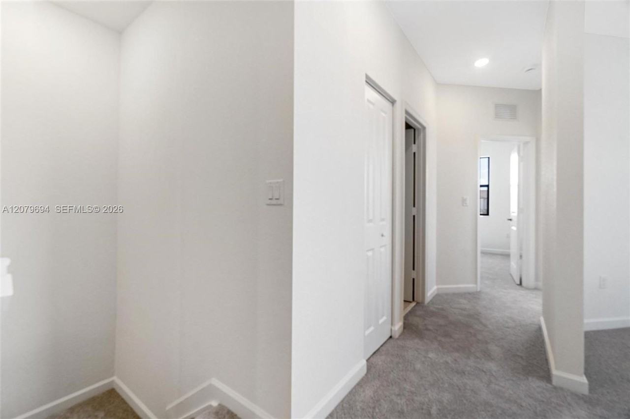 12923 Sw 231st Ter - Photo 3 of 17