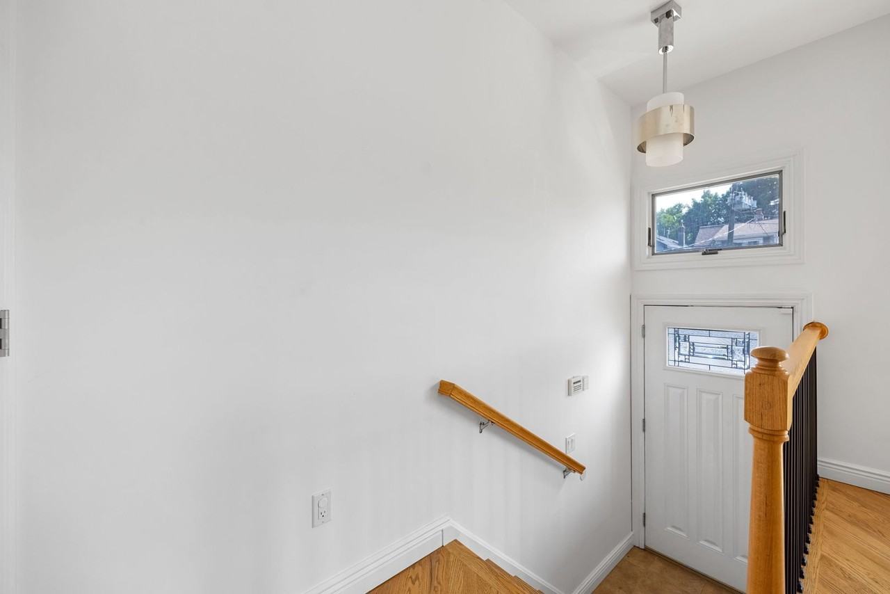 423 Lafayette Ave - Photo 5 of 40