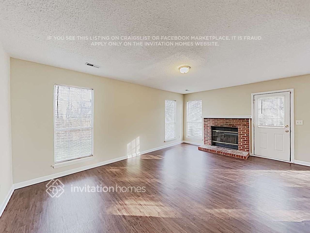 8627 Lockerbie Ln - Photo 5 of 18