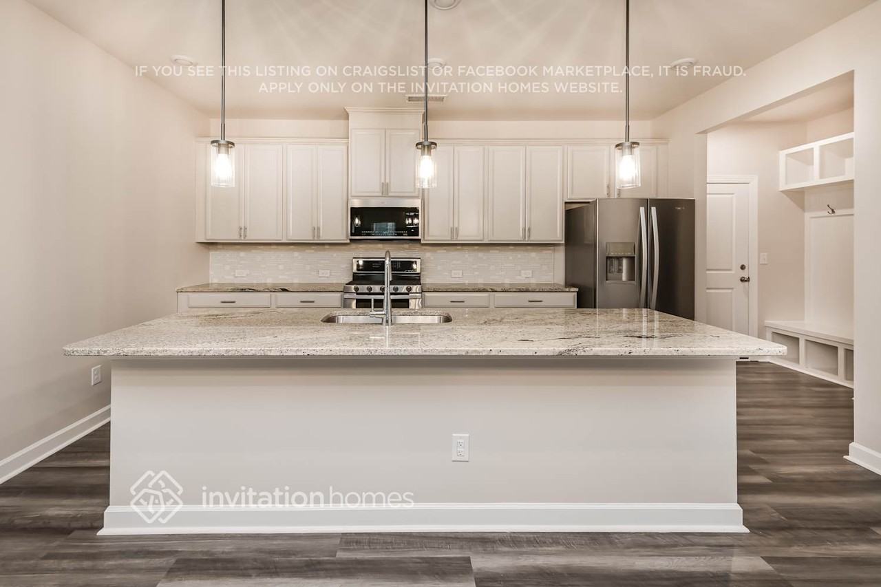 11851 Midnight Way - Photo 6 of 16