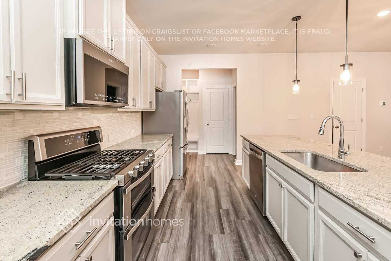 11851 Midnight Way - Photo 7 of 16