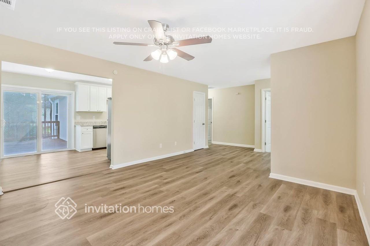 610 Woodcrest Manor Dr - Photo 4 of 22