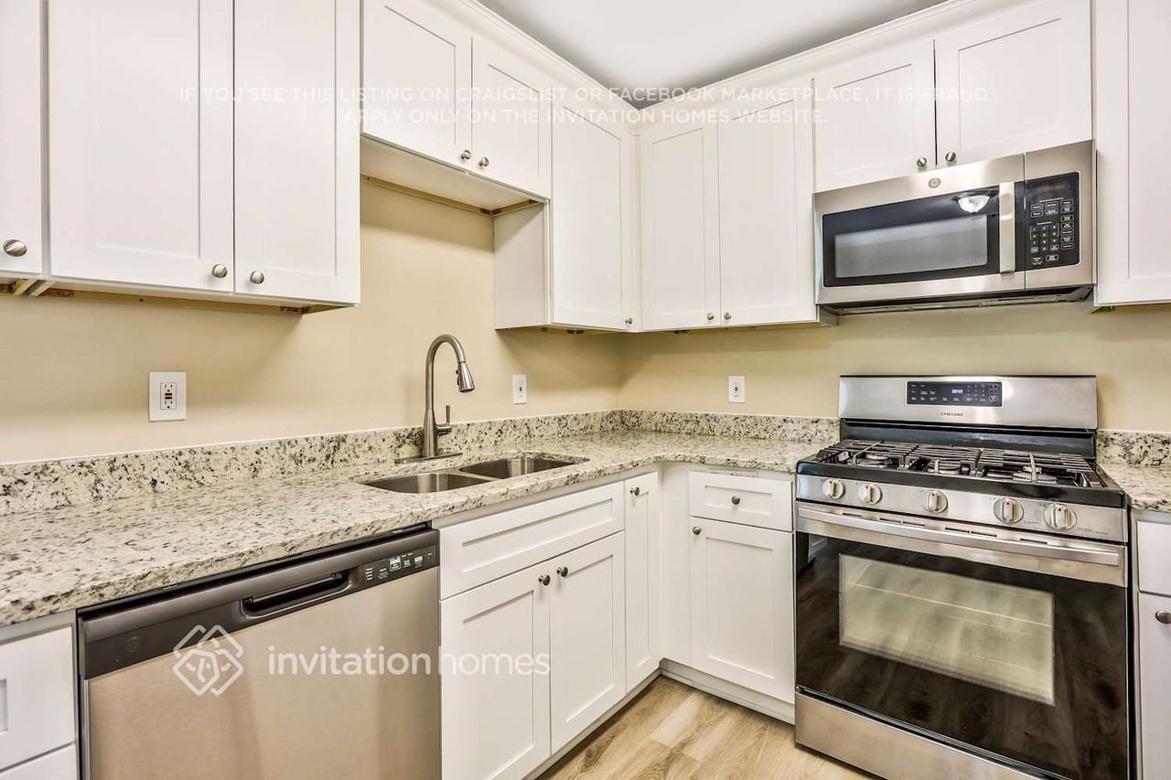 610 Woodcrest Manor Dr - Photo 5 of 22