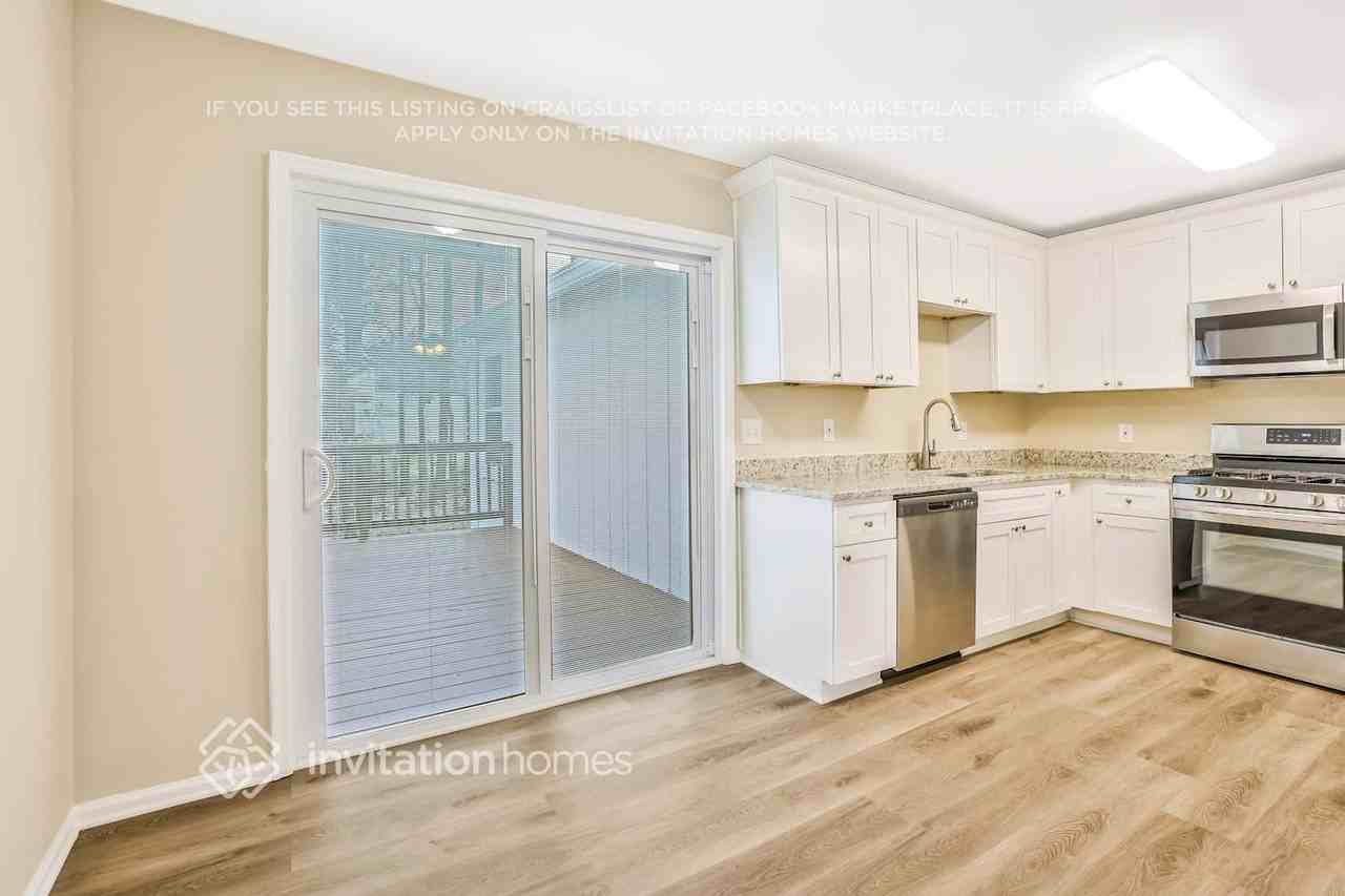 610 Woodcrest Manor Dr - Photo 6 of 22