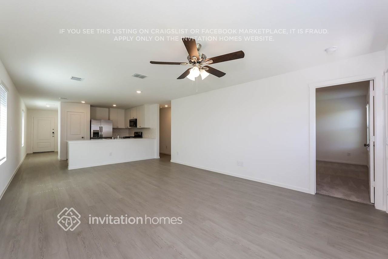 1834 Sanderling St - Photo 5 of 17