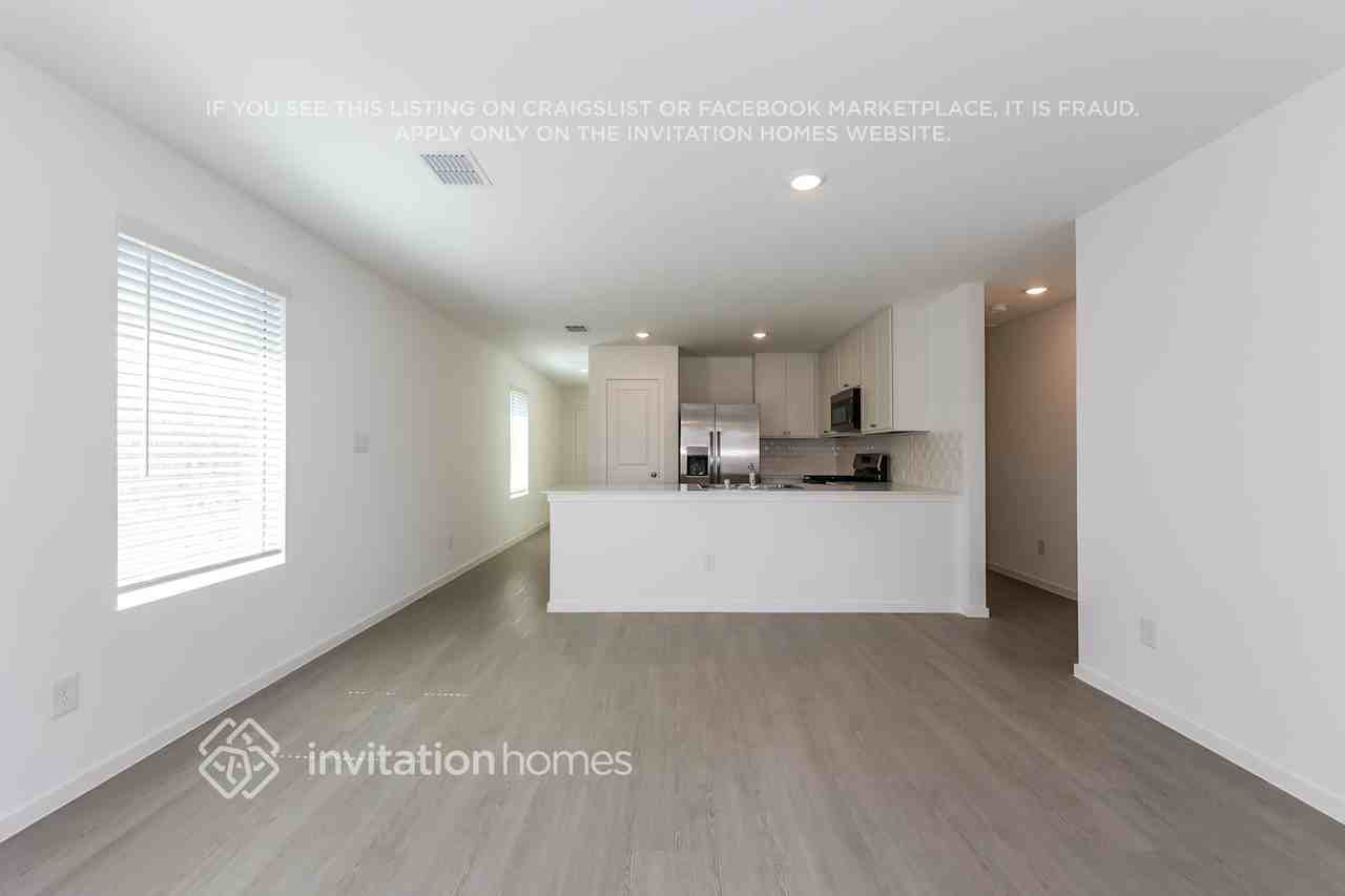 1834 Sanderling St - Photo 6 of 17