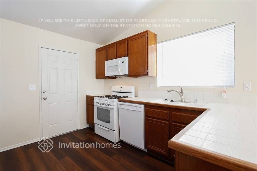 351 Blue Ridge Ln - Photo 5 of 19