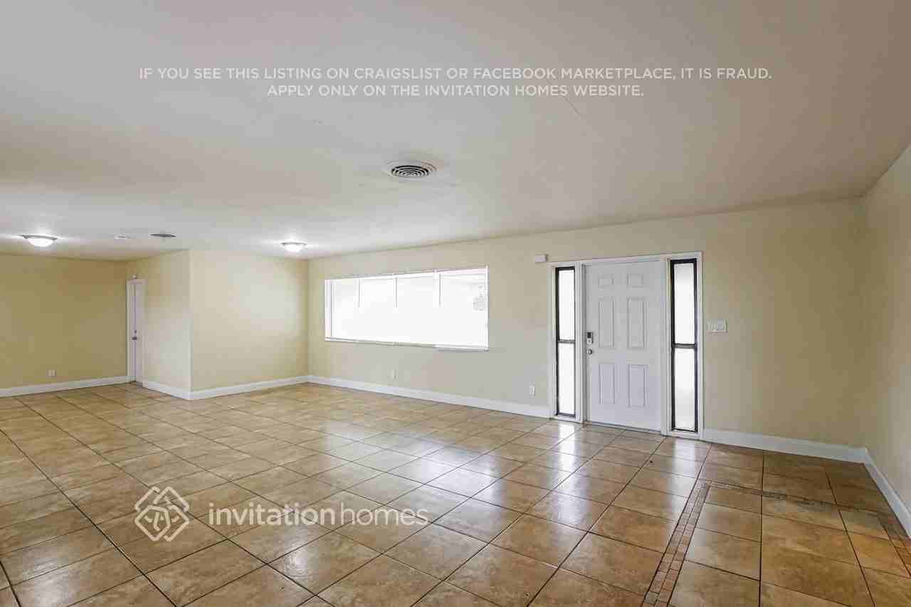 2151 Nw 30th Ter - Photo 4 of 17