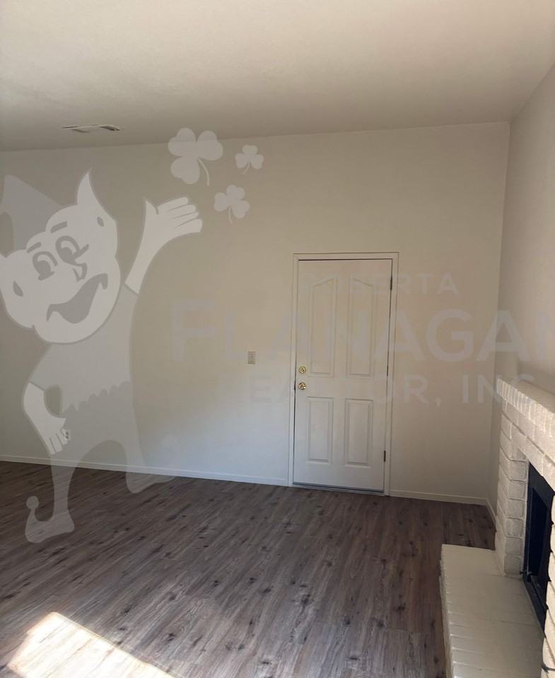 712 W Yosemite Ave - Photo 4 of 19