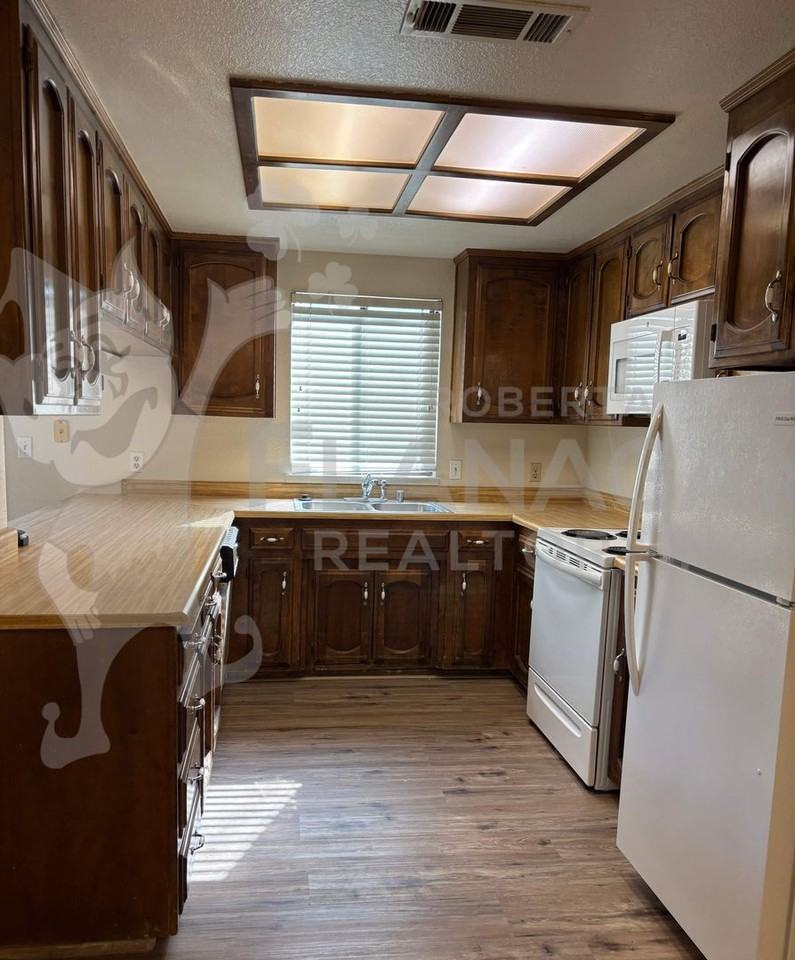 712 W Yosemite Ave - Photo 7 of 19
