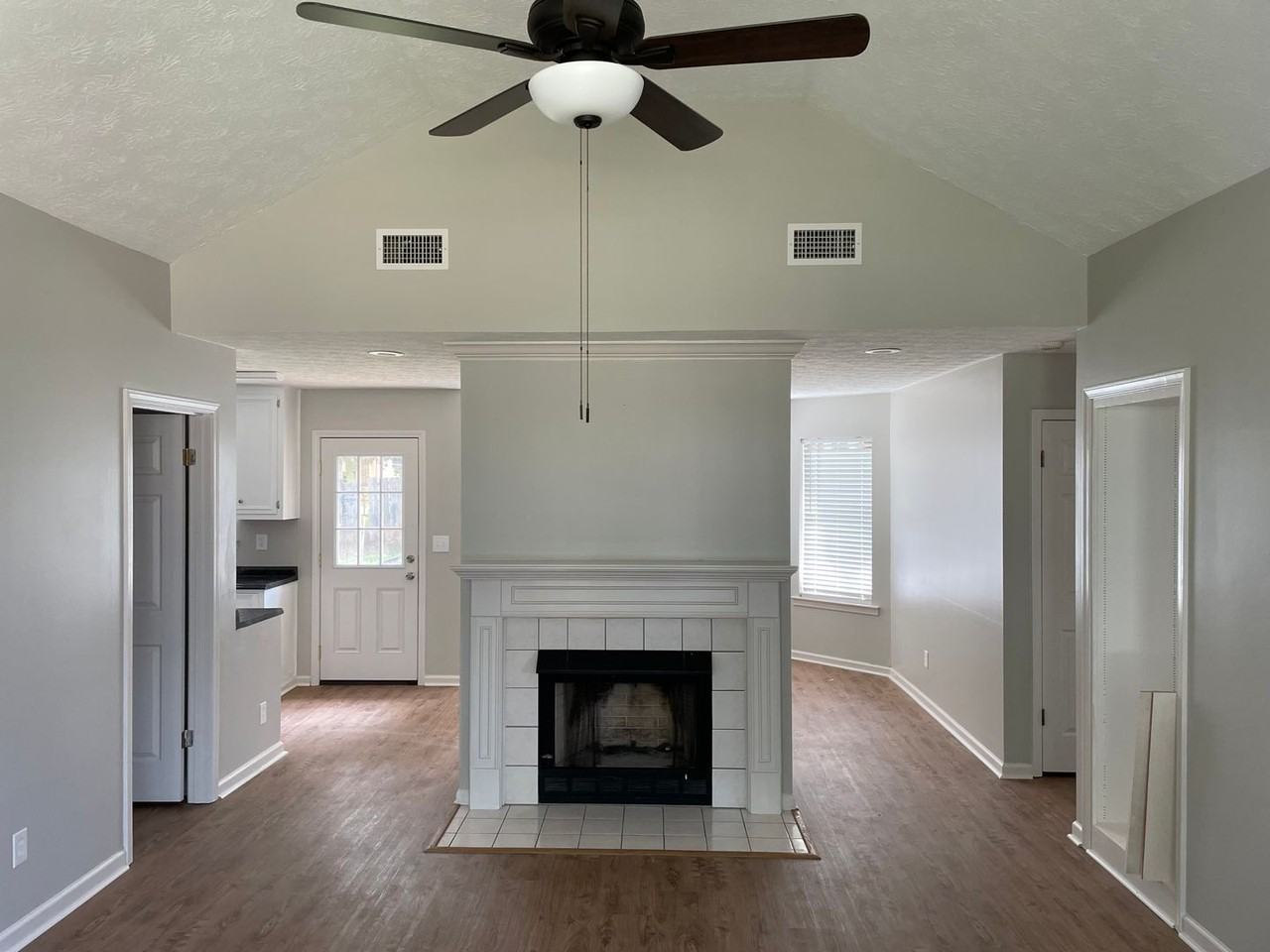 466 West Dr - Photo 2 of 13