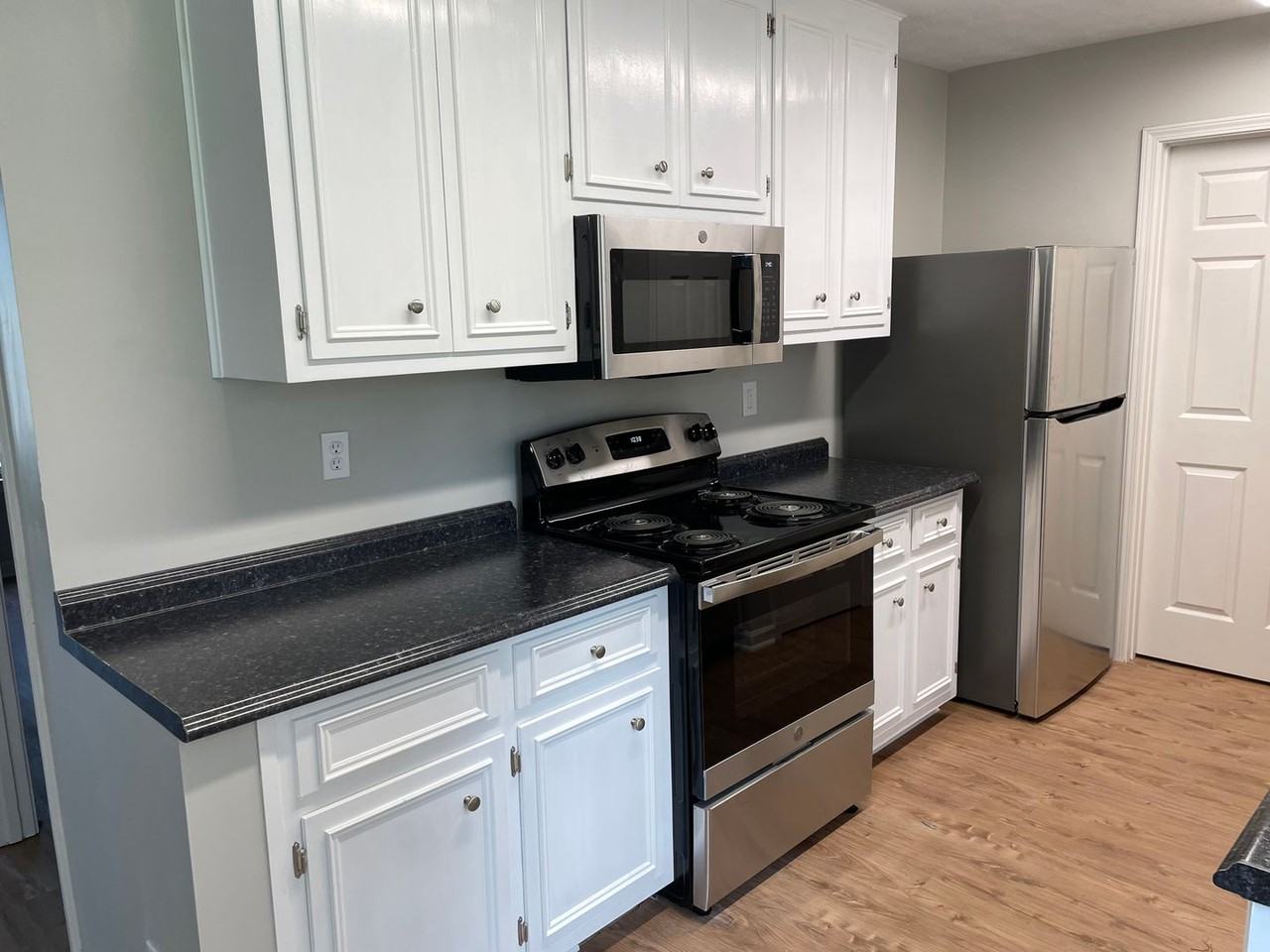 466 West Dr - Photo 4 of 13