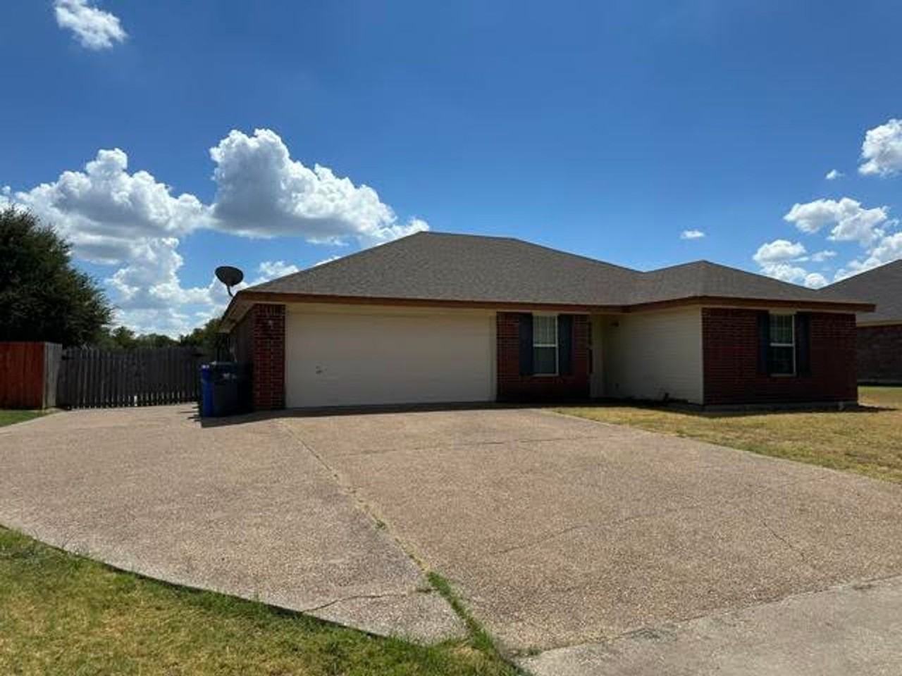 4300 Larry Don Ln - Photo 2 of 27