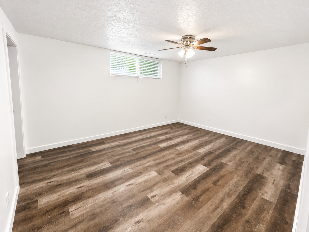 291 E 1500 S - Photo 2 of 7