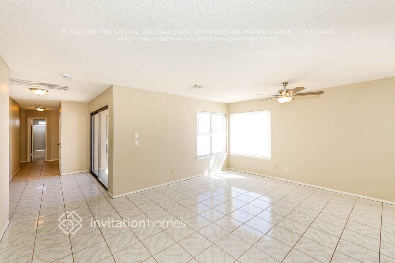 439 Bell Ave - Photo 6 of 17
