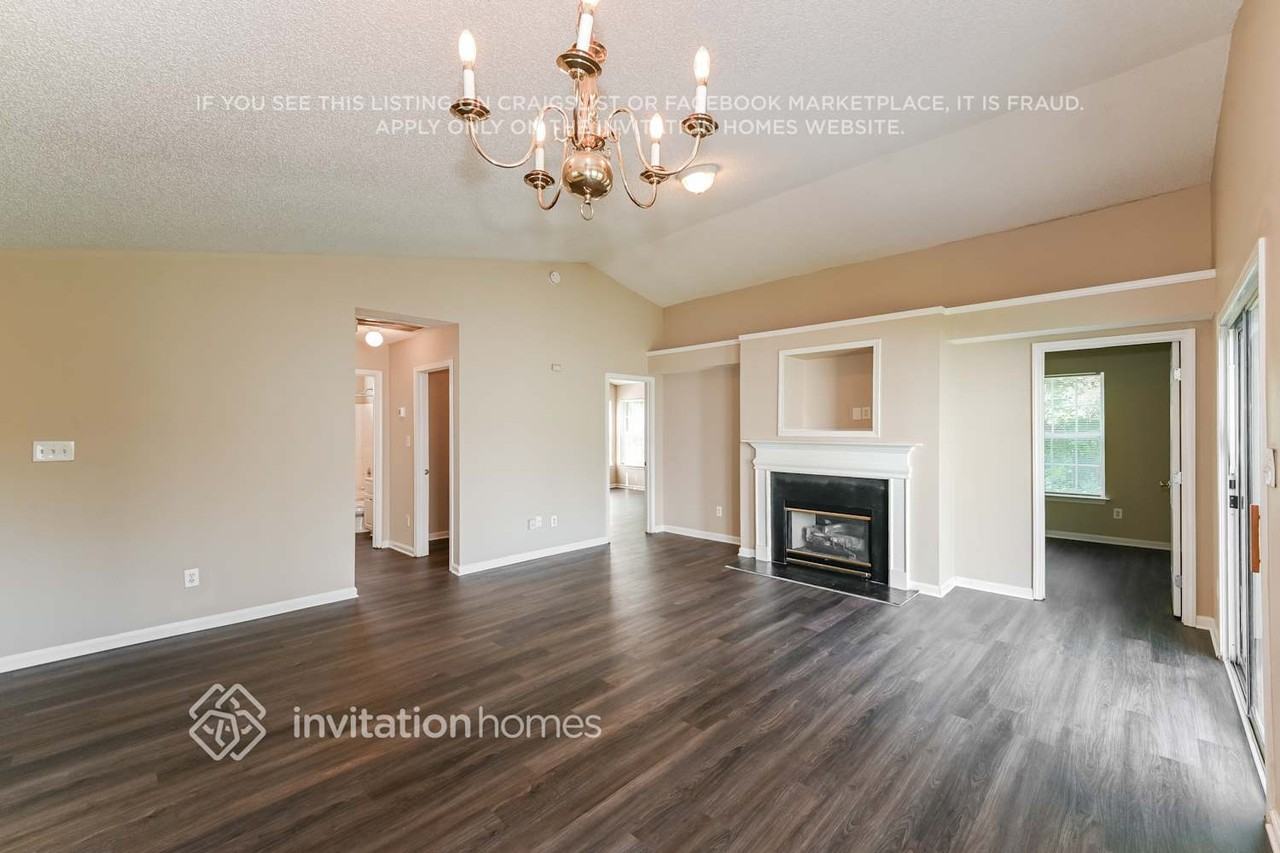 5215 Timbertop Ln - Photo 5 of 17