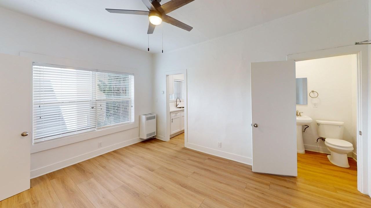 Casa Bonita Apartments...Gorgeous Newly Remodeled Apartments...Hardwood Floors! - Photo 5 of 7