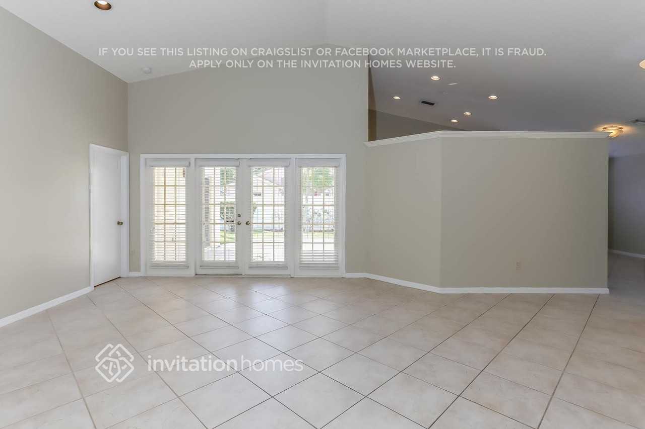 575 Nw 47th Ter - Photo 3 of 21