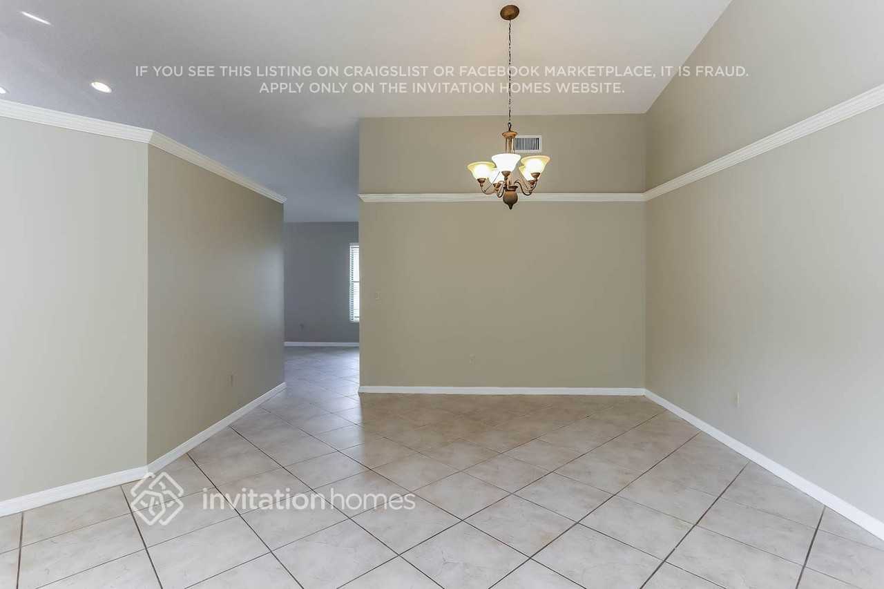 575 Nw 47th Ter - Photo 4 of 21