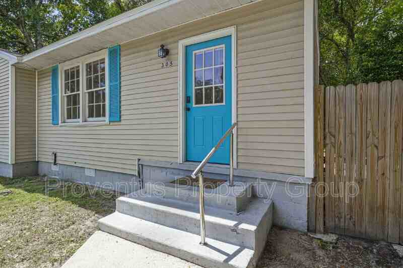 305 Chaseville St - Photo 4 of 50