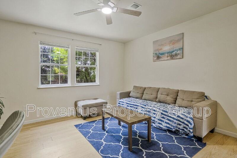 305 Chaseville St - Photo 5 of 50