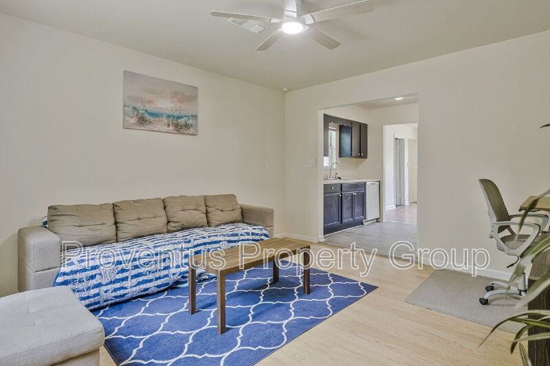 305 Chaseville St - Photo 6 of 50