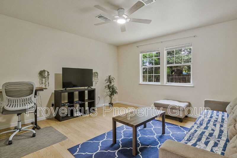 305 Chaseville St - Photo 7 of 50