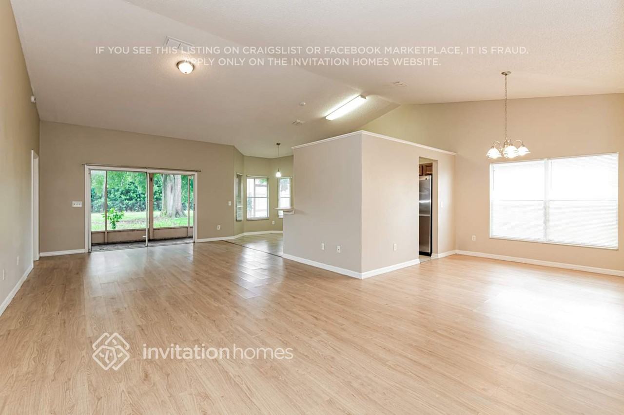 12535 Newfield Dr - Photo 4 of 17