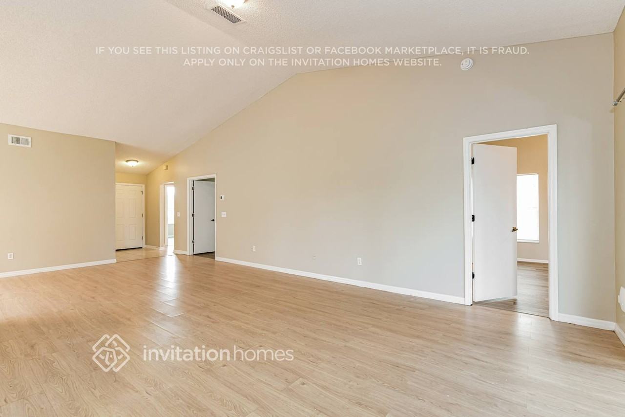 12535 Newfield Dr - Photo 5 of 17